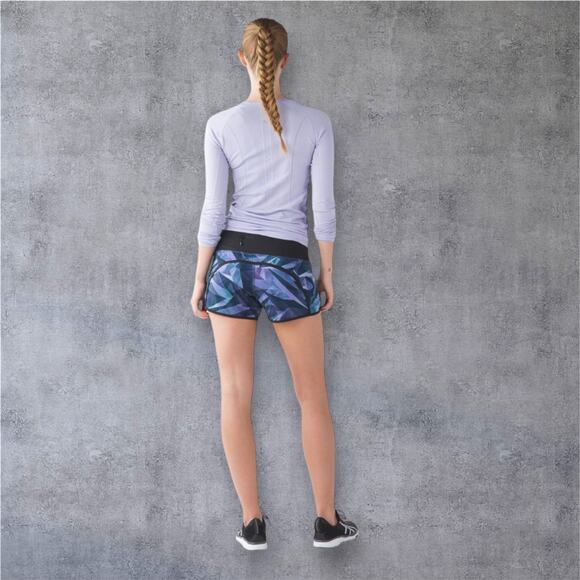 Lululemon Run Times Short 4-way Stretch 4in
Pretty Prism Multi Black Wmns Sz 12 - Picture 2 of 10